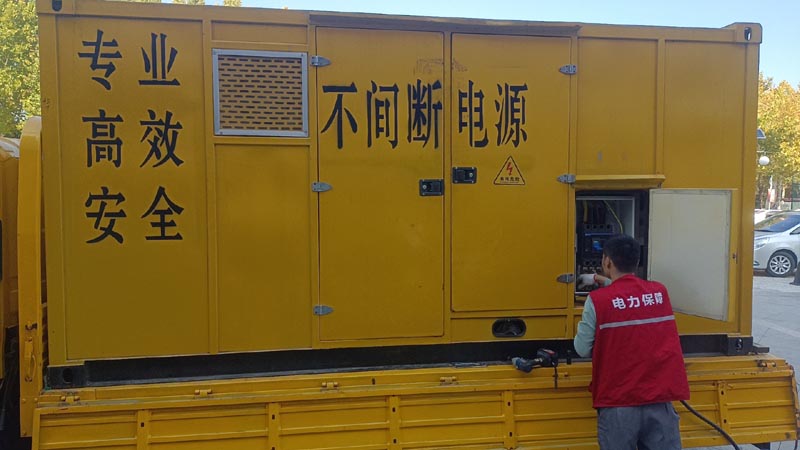双鸭山柴油发电机组和UPS电源配合使用时，如何避免切换过程中的电力中断？